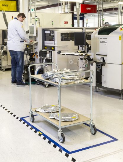 Carrello pianale con tre ripiani manico ruote girevoli KM4148-ESD